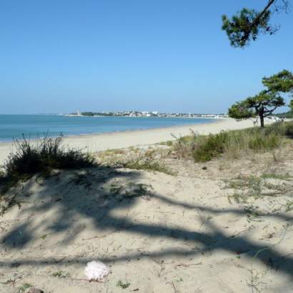 camping ideal plage around the campsite nouvelle aquitaine