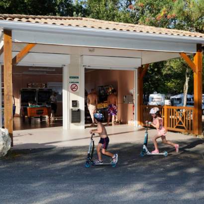 copyright ideclik ideal camping salle jeux 347 activities at our campsite nouvelle aquitaine